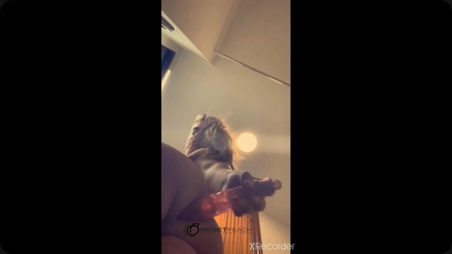 A Valentina Midget le Encanta Hacerlo por el Culo – Allxporno.com