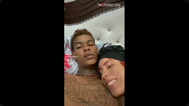 Joven Mamando el Guevo de Dilon Baby – Allxporno.com