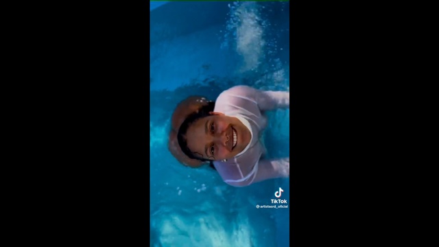 Tokischa de Puta en la Piscina – Allxporno.com