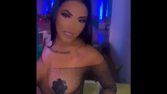 Mami Kim Puteando en la Discoteca – Allxporno.com