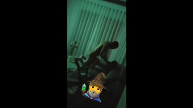 Video de Yaisel La Melodía Singando – Allxporno.com