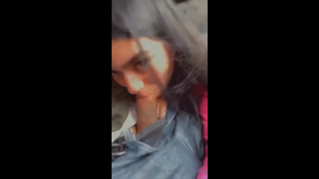 Estefany Vivas Mamando Guevo en Coche – Allxporno.com