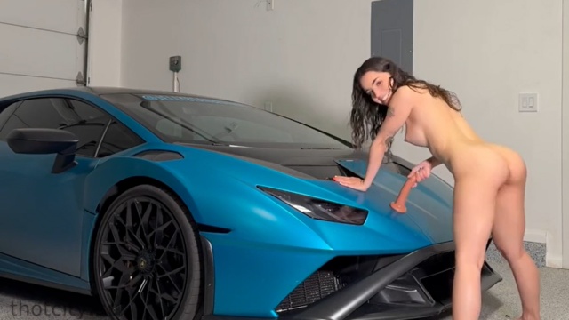 Jameliz Benitez Masturbating on the Lamborghini – Allxporno.com